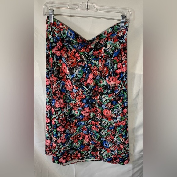 T Tahari Medium A Line Pull On Skirt Floral NWT - Picture 2 of 8